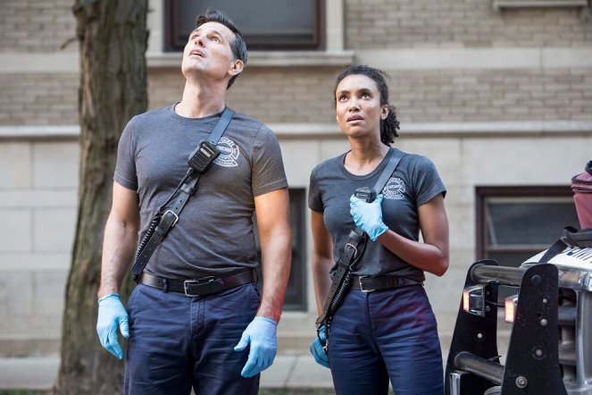 Chicago Fire - A Real Shot in the Arm - Z filmu - Annie Ilonzeh