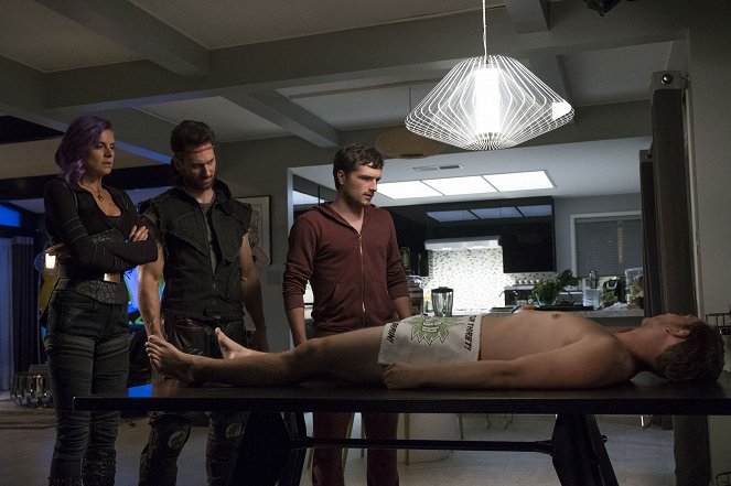 Future Man - Season 1 - Rancard avec la destinée - Film - Eliza Coupe, Derek Wilson, Josh Hutcherson