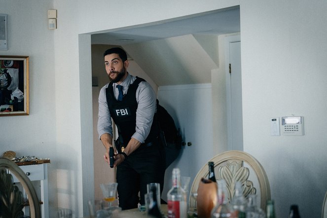 FBI: Special Crime Unit - Season 2 - Crossroads - Photos - Zeeko Zaki