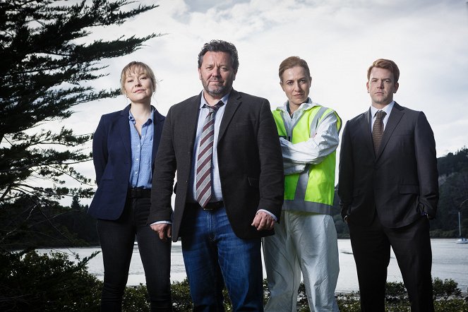 Brokenwood – Mord in Neuseeland - Season 5 - Werbefoto - Fern Sutherland, Neill Rea, Cristina Serban Ionda, Nic Sampson