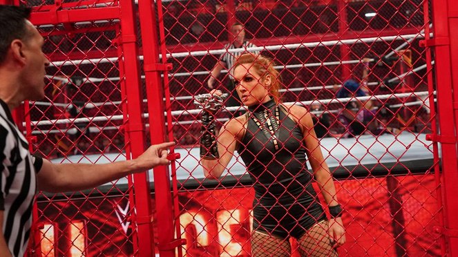 WWE Hell in a Cell - De la película - Rebecca Quin