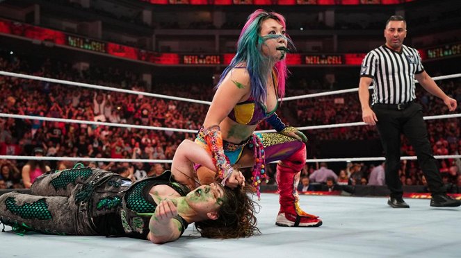 WWE Hell in a Cell - Photos - Nicola Glencross, Kanako Urai