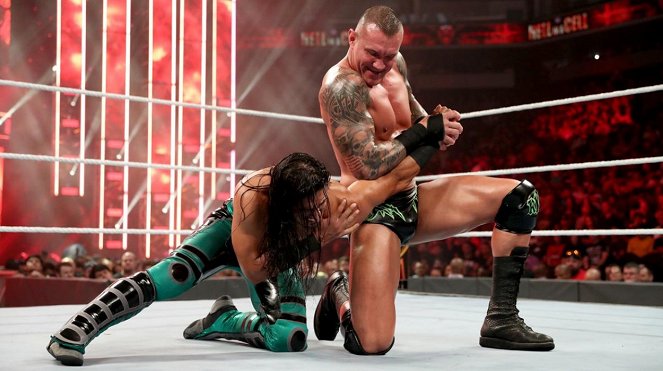 WWE Hell in a Cell - Van film - Adeel Alam, Randy Orton