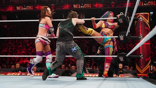 WWE Hell in a Cell - Photos - Kairi Sane, Kanako Urai