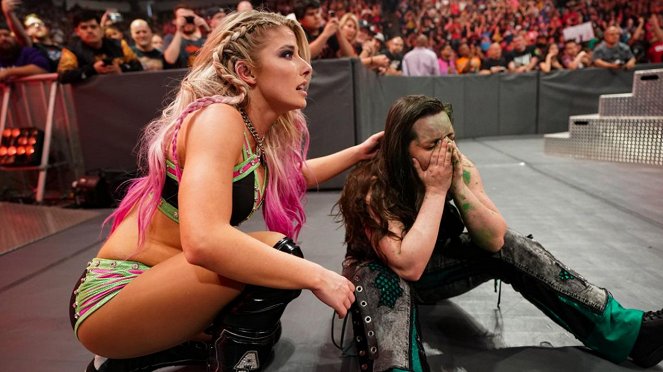 WWE Hell in a Cell - Photos - Lexi Kaufman, Nicola Glencross