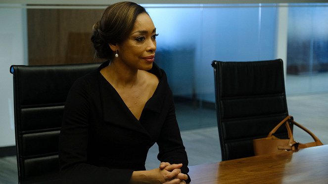 Pearson - The Former City Attorney - Van film - Gina Torres