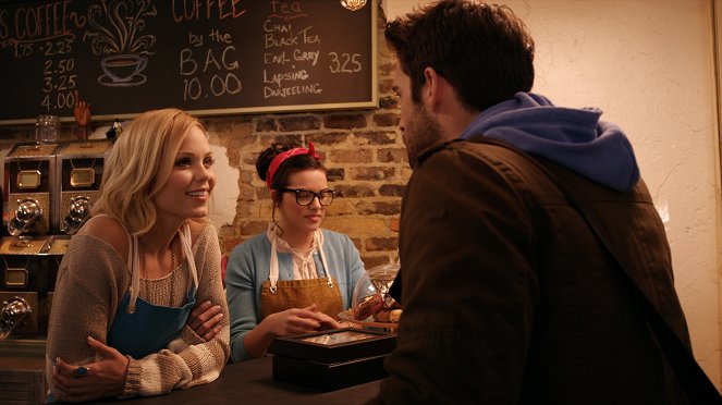 Coffee Shop - Z filmu - Laura Vandervoort, Gabriela Lopez