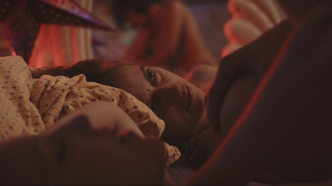 Poliamor - De la película - Stella Vivien Dhingra