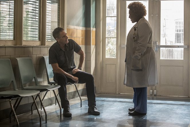 NCIS: New Orleans - High Stakes - Photos - Scott Bakula, CCH Pounder