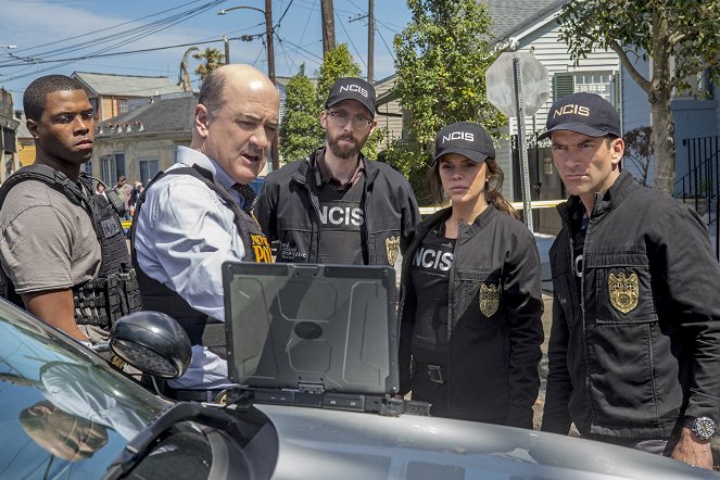 NCIS: New Orleans - Season 4 - Powder Keg - Photos - Rob Kerkovich, Vanessa Ferlito, Lucas Black