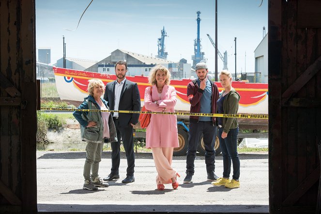 Candice Renoir - L'Espoir fait vivre - Photos - Marie Vincent, Raphaël Lenglet, Cécile Bois, Ali Marhyar, Yeelem Jappain