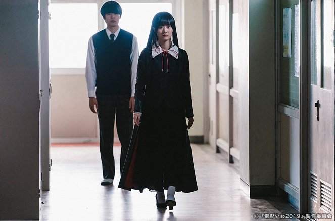 Den'ei šódžo: Video girl Mai 2019 - Episode 12 - De la película - Riku Hagiwara, Mizuki Yamashita