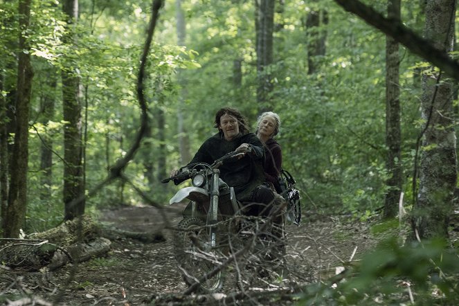 The Walking Dead - Season 10 - Lines We Cross - Van film - Norman Reedus, Melissa McBride