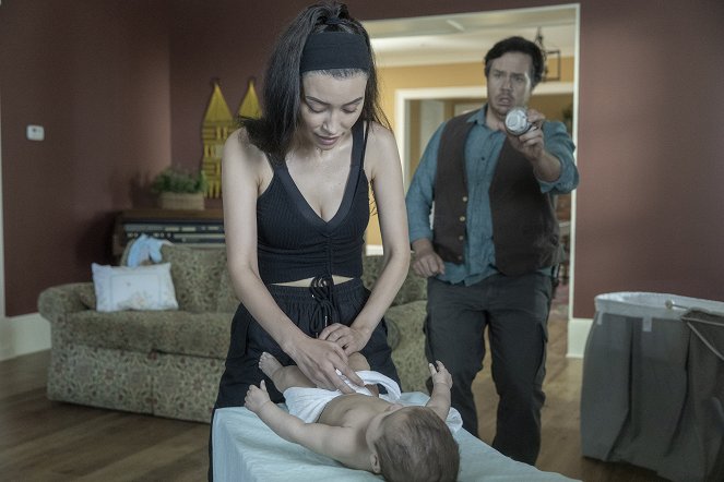 Żywe trupy - Przekrocone granice - Z filmu - Christian Serratos, Josh McDermitt