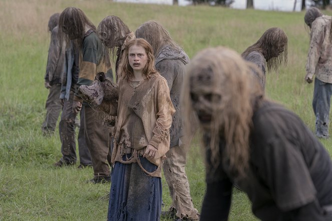 The Walking Dead - We Are the End of the World - Photos - Juliet Brett