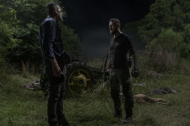 The Walking Dead - Ghosts - Photos - Jeffrey Dean Morgan, Ross Marquand
