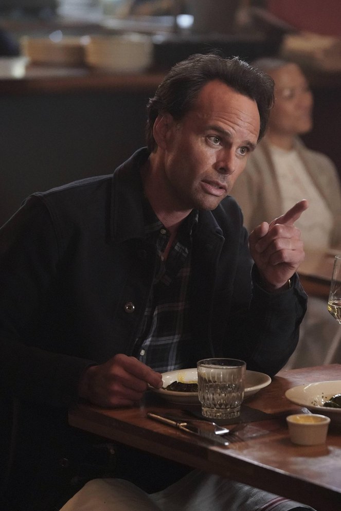 The Unicorn - Season 1 - Pilot - Photos - Walton Goggins