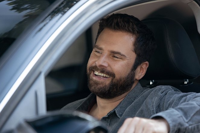 A Million Little Things - Unleashed - Van film - James Roday Rodriguez