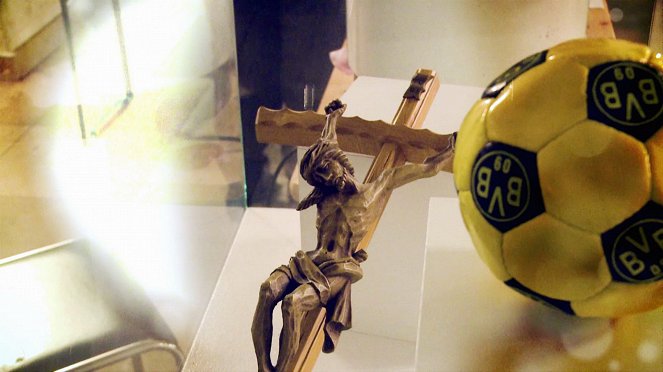 Gott als 12. Mann - Wenn der Glaube an den Fußballclub das ganze Leben bestimmt - Z filmu