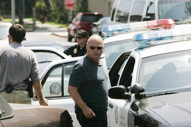 The Shield - Snitch - Photos - Michael Chiklis