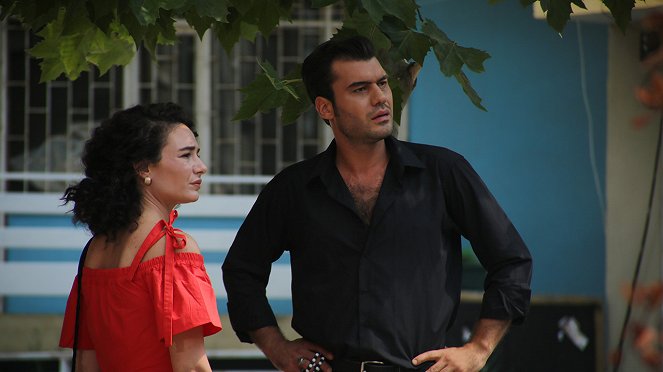 Şevkat Yerimdar - Selam Söyle O Yare Kötülükten Teyyare - De la película - Semra Güzel, Özgürcan Çevik