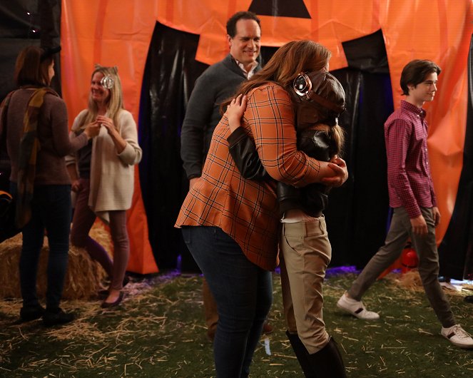 American Housewife - The Maze - De la película - Diedrich Bader, Daniel DiMaggio