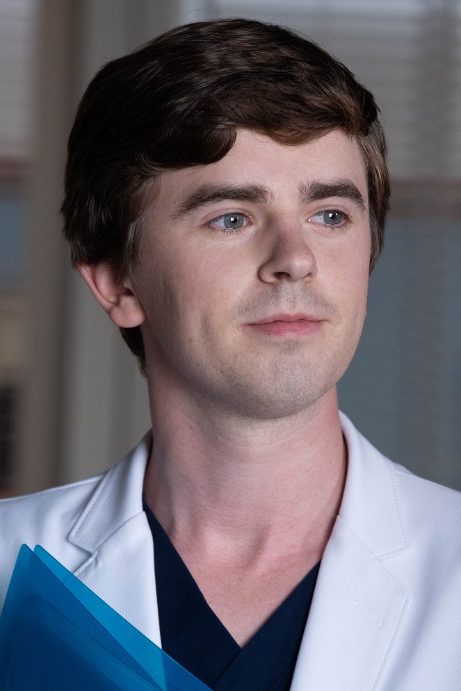 The Good Doctor - Season 3 - First Case, Second Base - Photos - Freddie Highmore