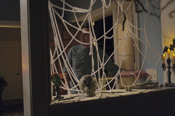 Modern Family - The Last Halloween - Photos - Ty Burrell