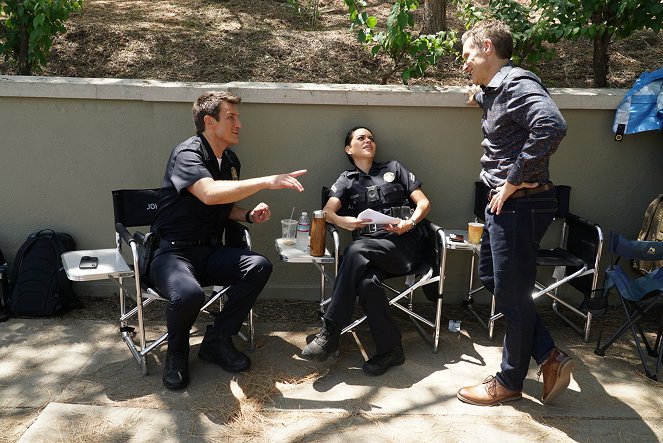 The Rookie - The Bet - Making of - Nathan Fillion, Alyssa Diaz, Seamus Dever