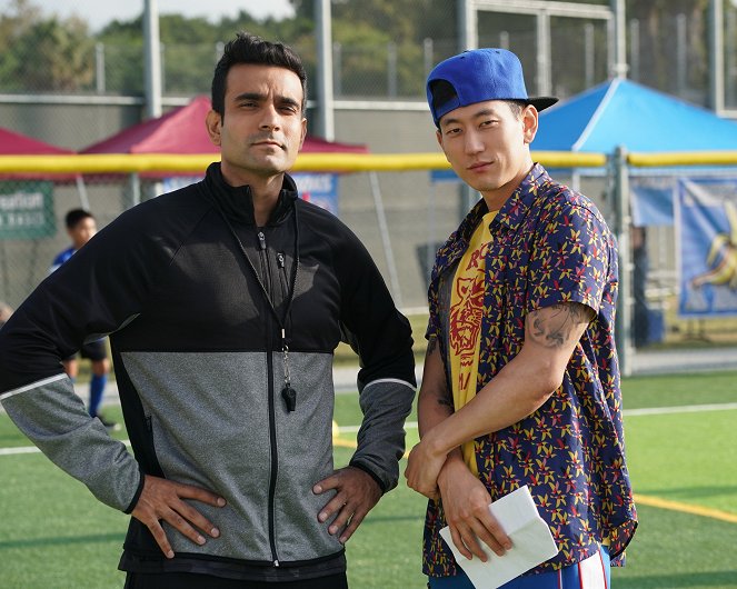 Single Parents - Sport - Del rodaje - Dhruv Uday Singh, Jake Choi