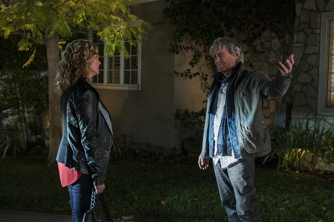 The Kominsky Method - Season 1 - Chapter 7: A String Is Attached - Photos - Nancy Travis, Michael Douglas