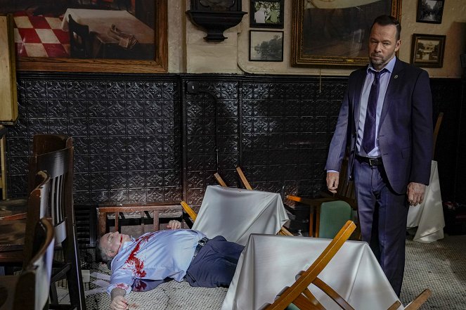 Blue Bloods - Crime Scene New York - Season 10 - Naughty or Nice - Photos - Donnie Wahlberg