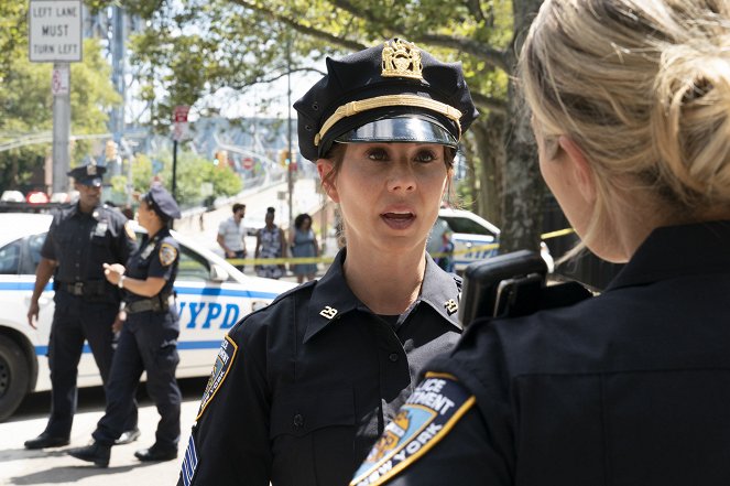 Blue Bloods - Crime Scene New York - Behind the Smile - Photos