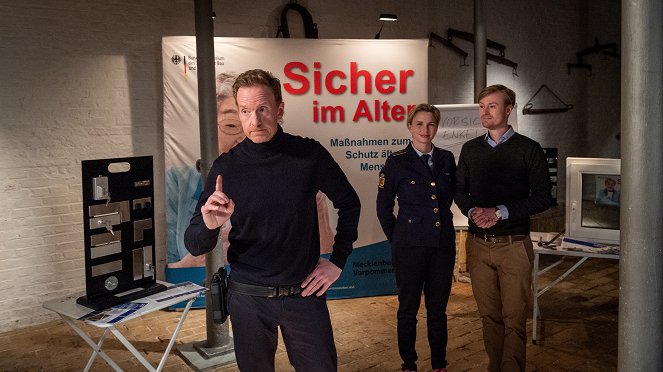 SOKO Wismar - Season 17 - Sicher im Alter - Z filmu - Mathias Junge, Sidsel Hindhede, Eric Bouwer