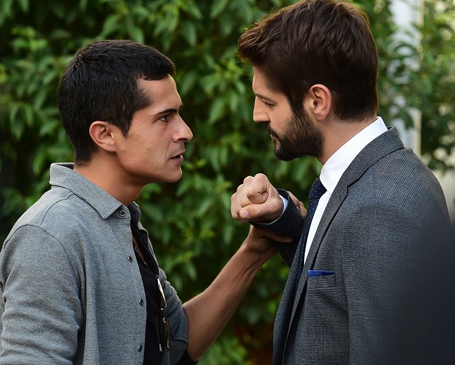 Child - Episode 3 - Photos - İsmail Hacıoğlu, Serhat Teoman