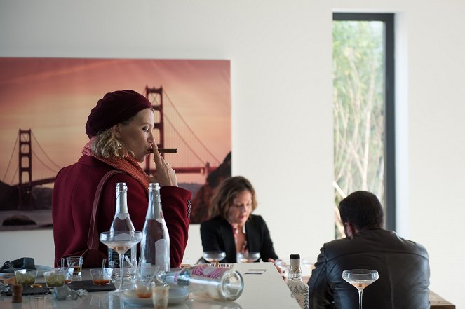 Candice Renoir - Season 7 - Souvent femme varie… - Photos - Cécile Bois, Anne Girouard, Raphaël Lenglet