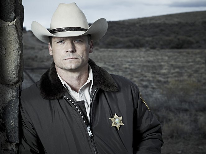 Drsný šerif - Season 2 - Promo - Bailey Chase