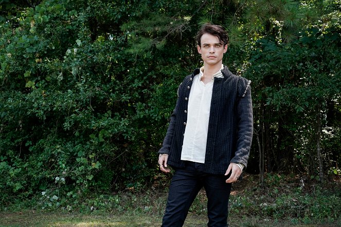 Legacies - You Remind Me of Someone I Used to Know - Van film - Thomas Doherty