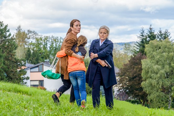 SOKO Donau - Season 14 - Auf der Flucht - De la película - Lisa Hörtnagl, Brigitte Kren