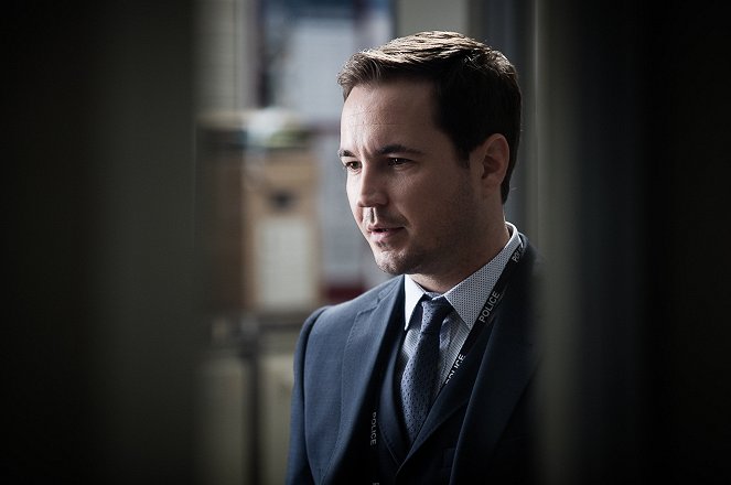 Line of Duty - Season 4 - Who Sows the Wind - Photos - Martin Compston