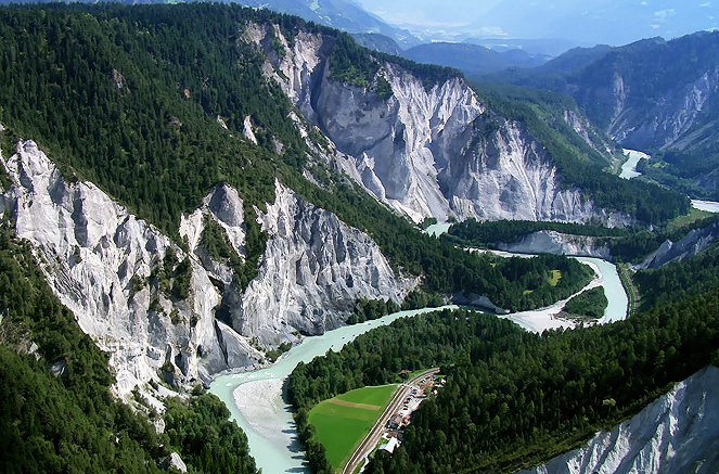 Die Schweiz von oben – Vom Zauber der Alpenrepublik - Photos