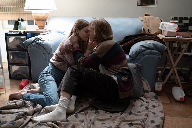 Looking for Alaska - "We Are All Going" - Photos - Kristine Froseth, Charlie Plummer