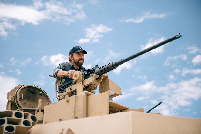 Chuck Norris's Epic Guide to Military Vehicles - Z filmu