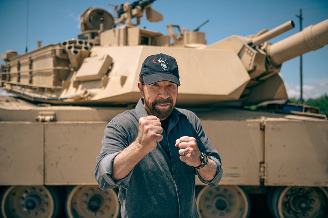 Chuck Norris's Epic Guide to Military Vehicles - Promokuvat