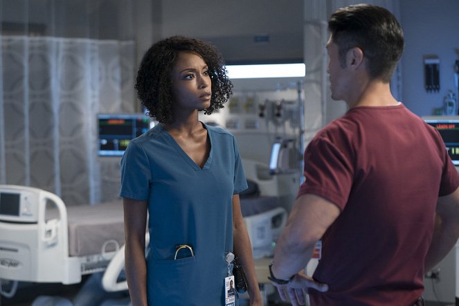Chicago Med - Never Going Back to Normal - Photos - Yaya DaCosta