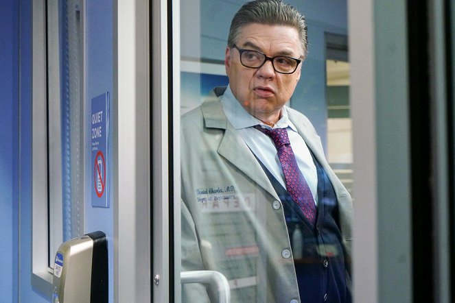 Chicago Med - In the Valley of the Shadows - Photos - Oliver Platt