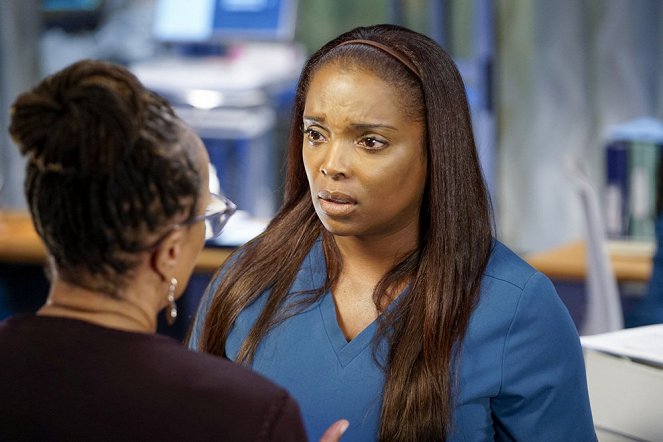 Chicago Med - In the Valley of the Shadows - Photos - Marlyne Barrett