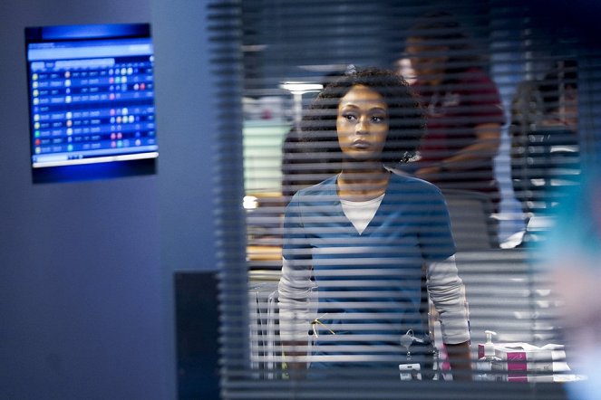 Chicago Med - In the Valley of the Shadows - Z filmu - Yaya DaCosta