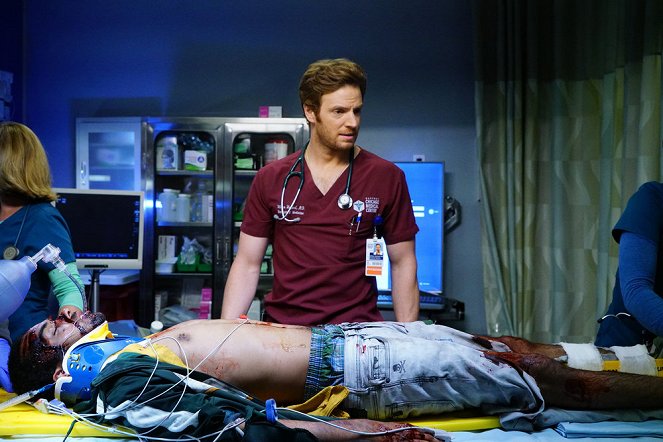 Chicago Med - It's All in the Family - Filmfotók