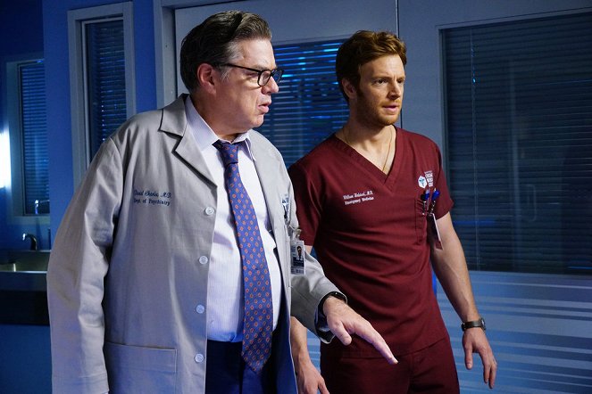 Chicago Med - Season 5 - Who Knows What Tomorrow Brings - Photos - Oliver Platt